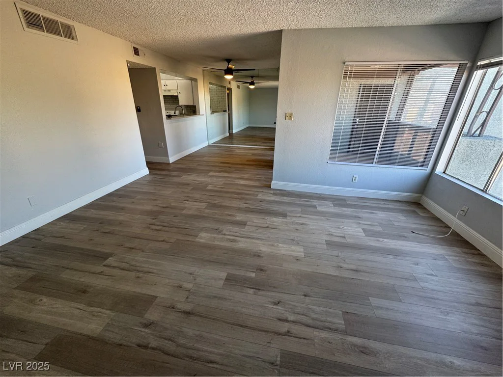 1460 Hialeah, Las Vegas, NV 89119