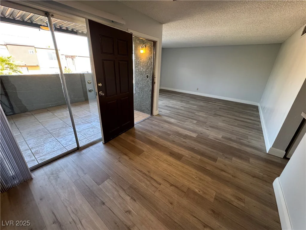 1460 Hialeah, Las Vegas, NV 89119