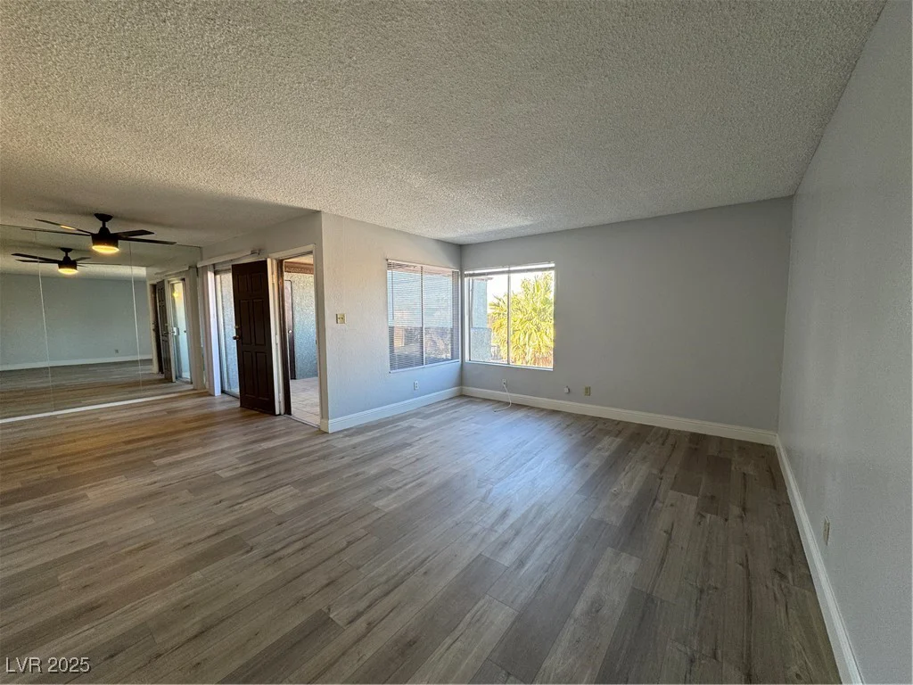 1460 Hialeah, Las Vegas, NV 89119
