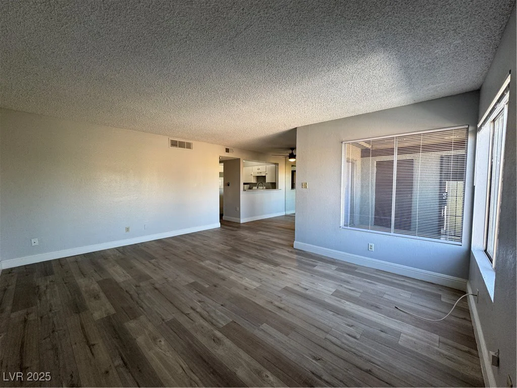 1460 Hialeah, Las Vegas, NV 89119