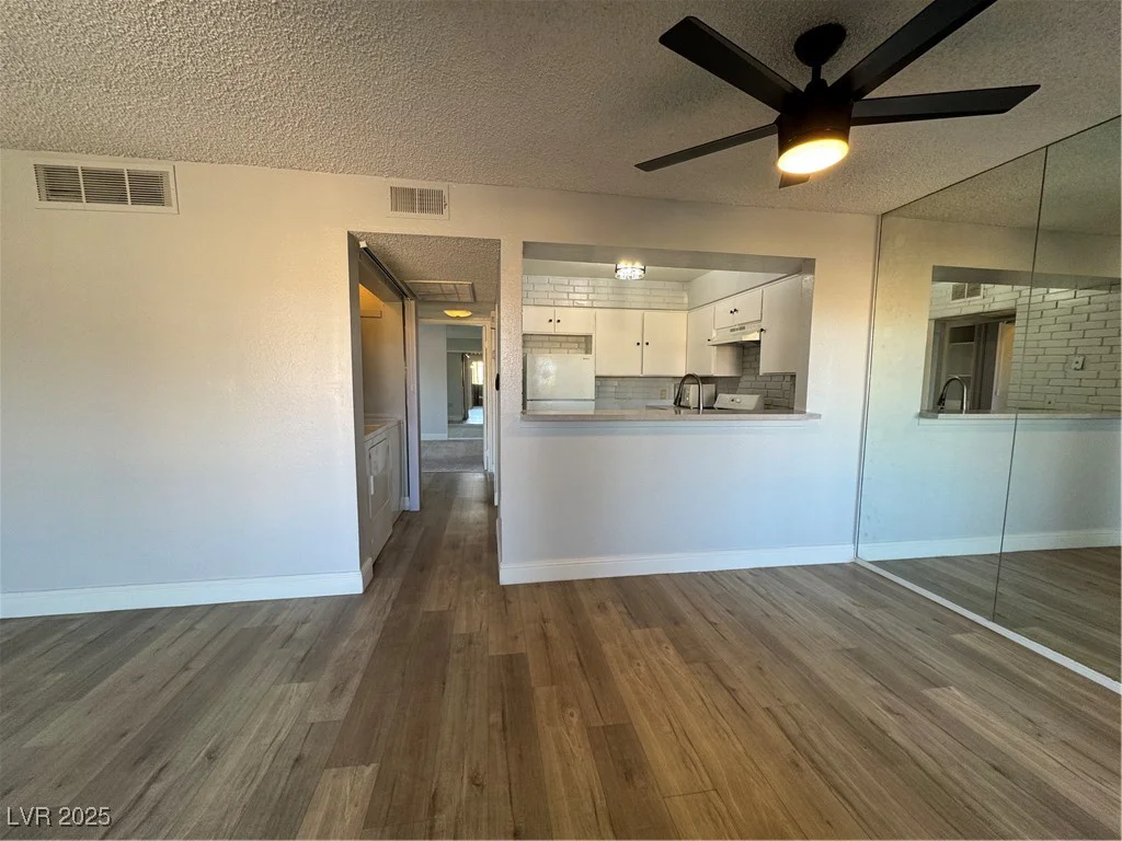 1460 Hialeah, Las Vegas, NV 89119