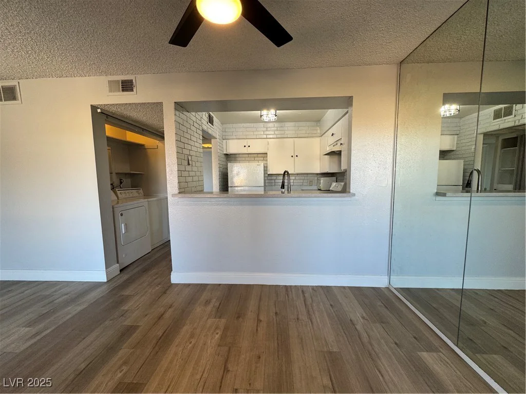 1460 Hialeah, Las Vegas, NV 89119