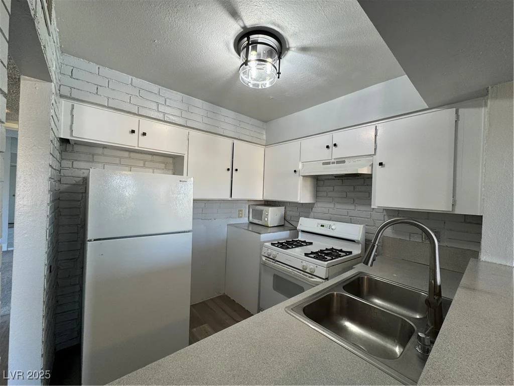 1460 Hialeah, Las Vegas, NV 89119