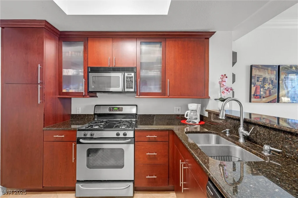 270 Flamingo, Las Vegas, NV 89169