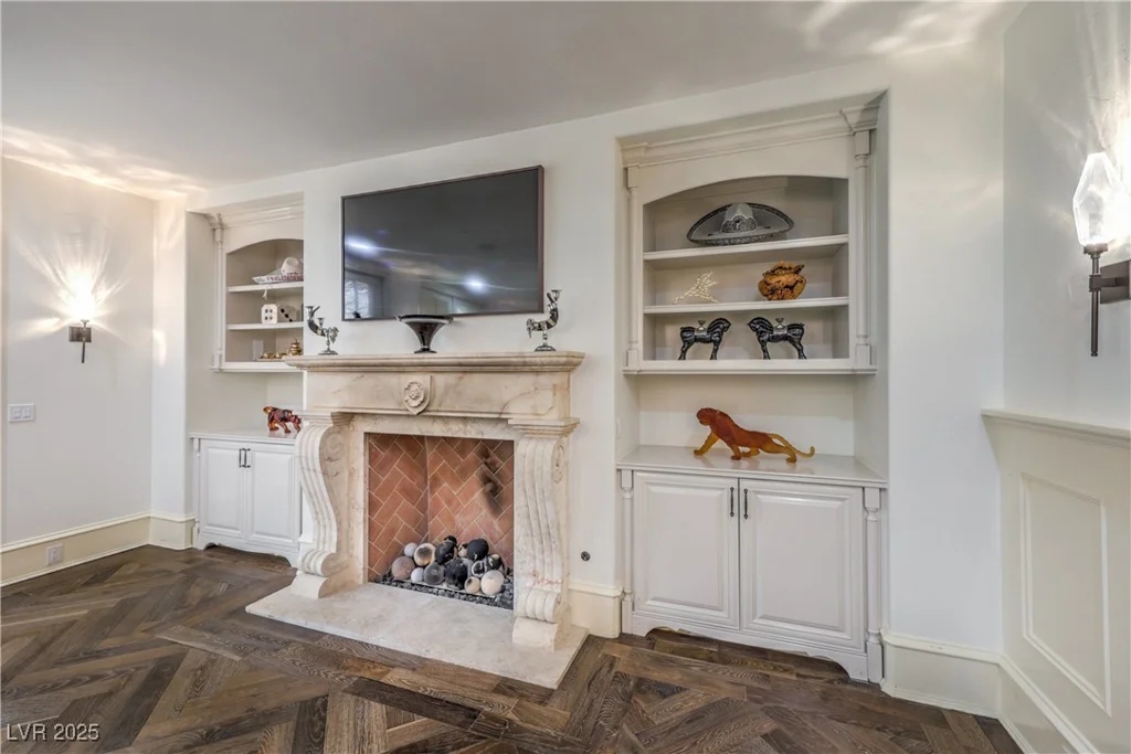 30 Augusta Canyon, Las Vegas, NV 89141