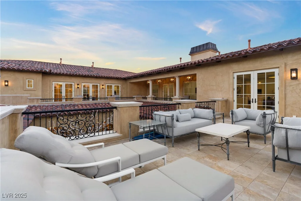 30 Augusta Canyon, Las Vegas, NV 89141