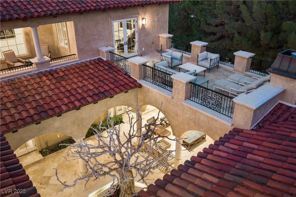30 Augusta Canyon, Las Vegas, NV 89141