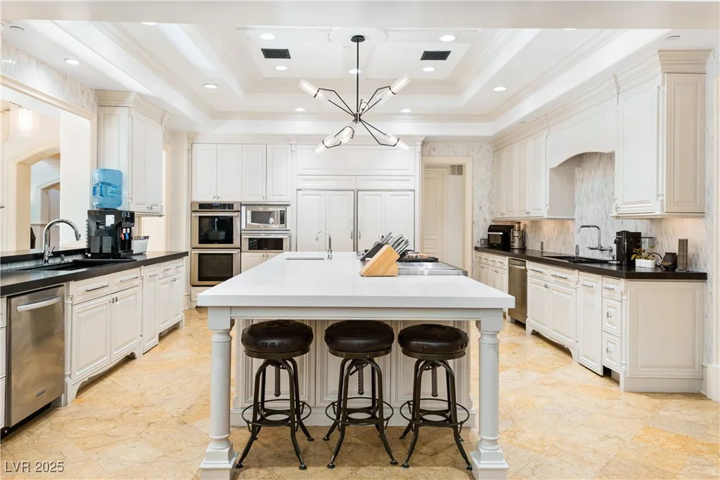 30 Augusta Canyon, Las Vegas, NV 89141