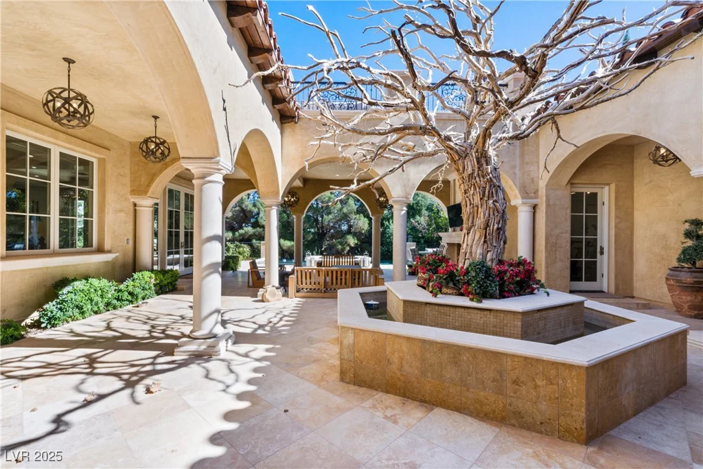 30 Augusta Canyon, Las Vegas, NV 89141