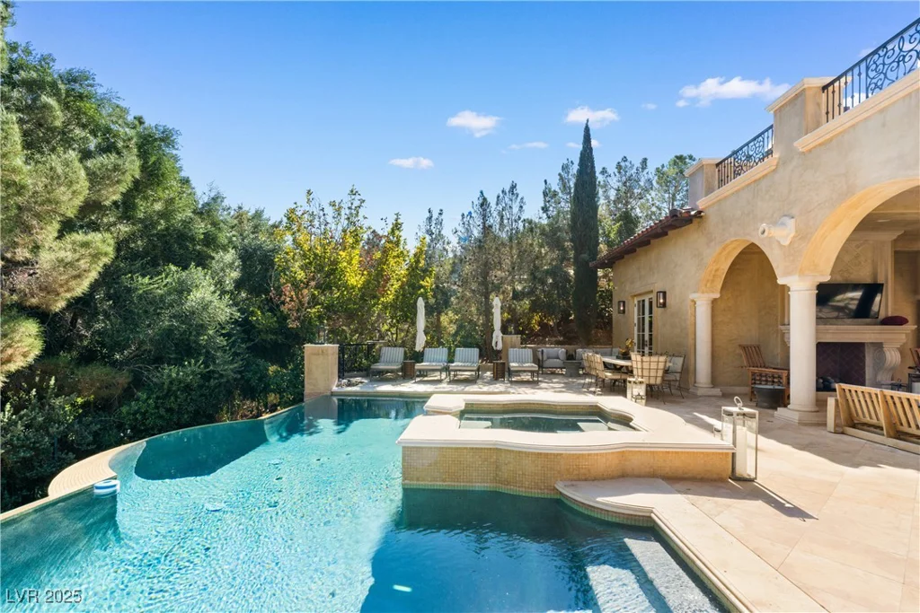 30 Augusta Canyon, Las Vegas, NV 89141