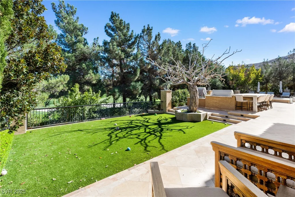 30 Augusta Canyon, Las Vegas, NV 89141