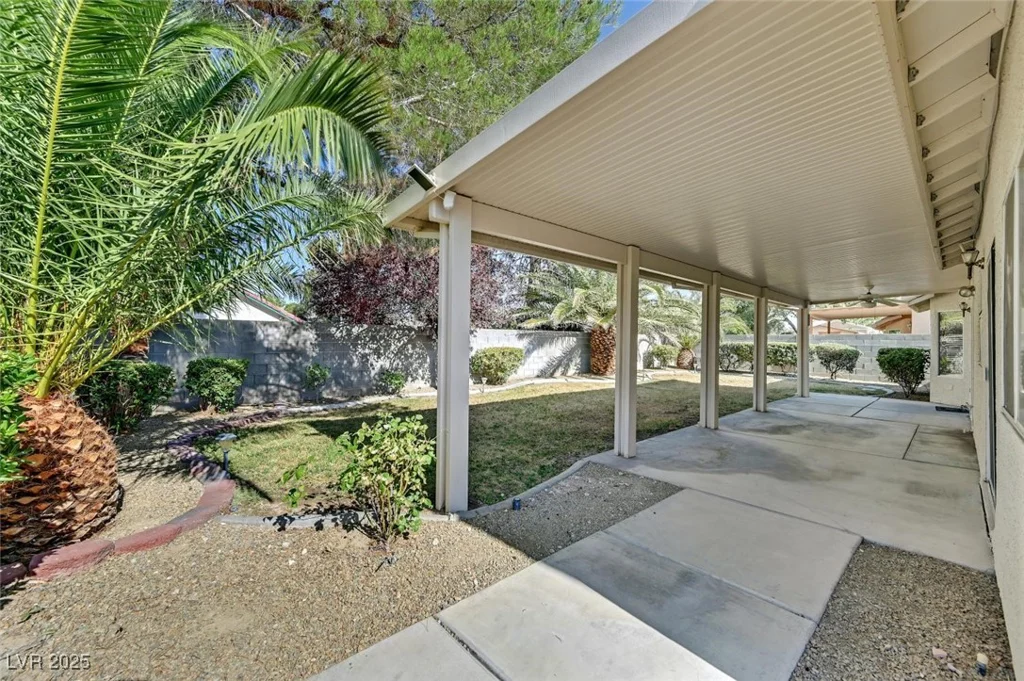 4624 Windy Hollow, Las Vegas, NV 89130