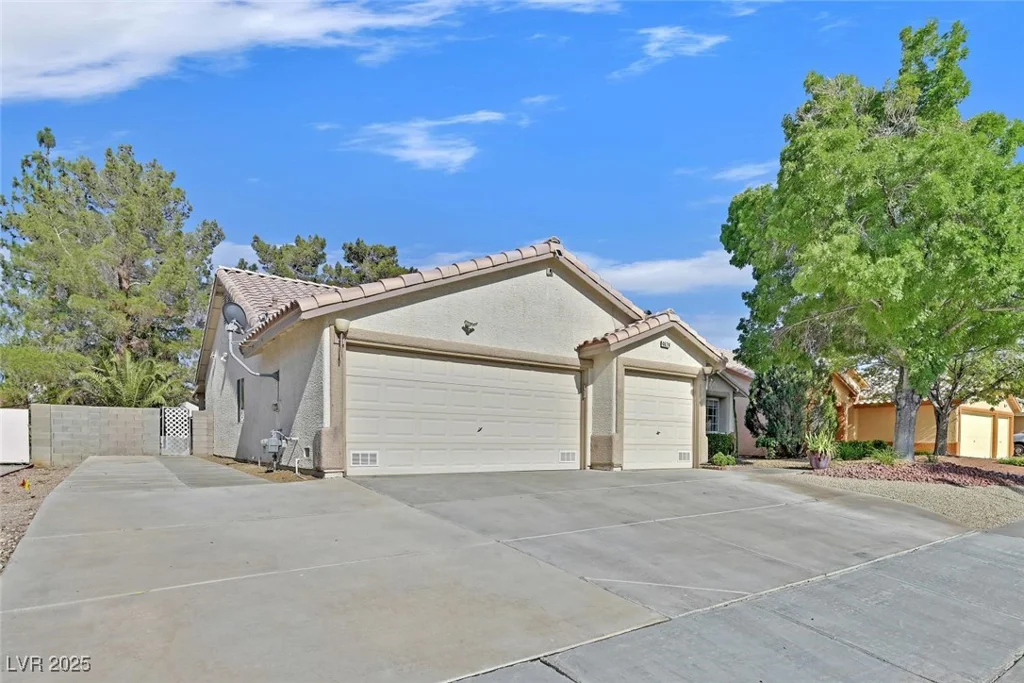 4624 Windy Hollow, Las Vegas, NV 89130