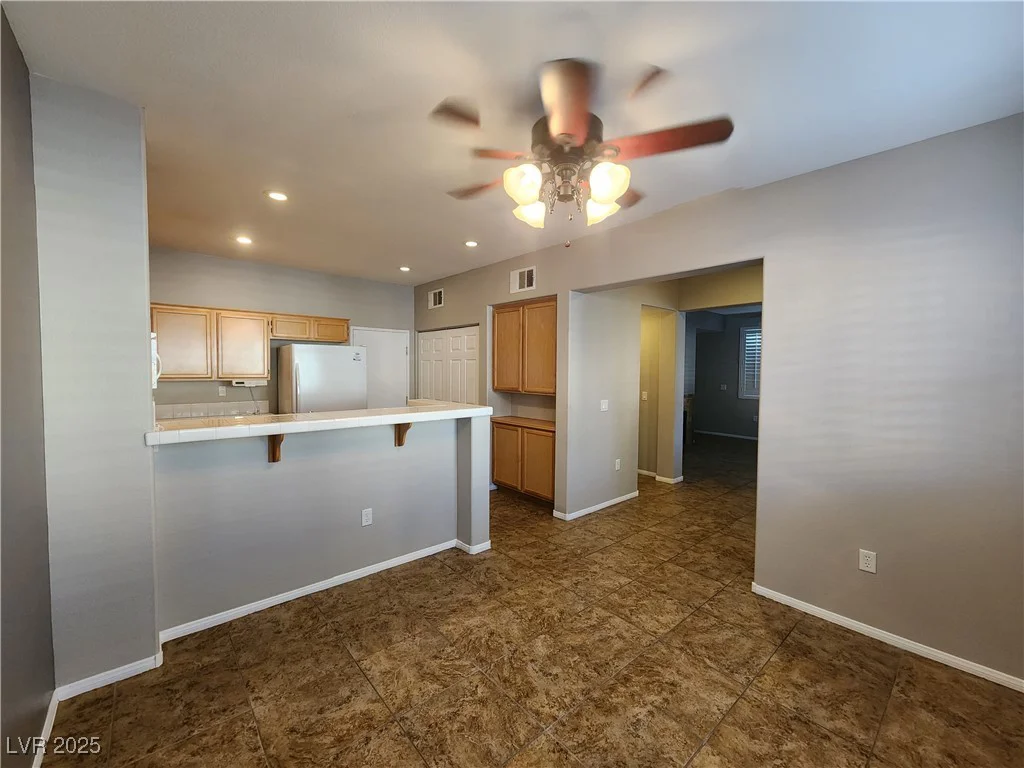 10231 Deerfield Beach, Las Vegas, NV 89129