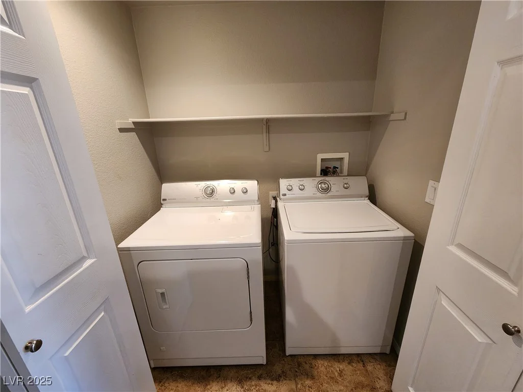 10231 Deerfield Beach, Las Vegas, NV 89129
