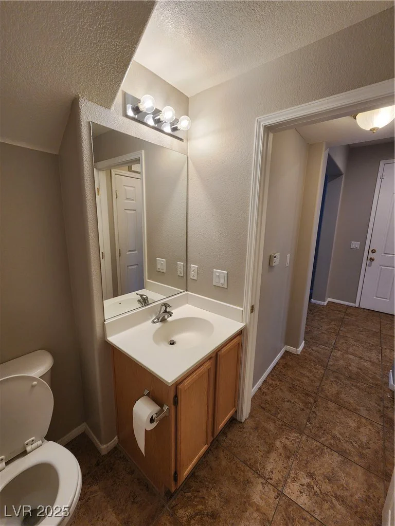 10231 Deerfield Beach, Las Vegas, NV 89129