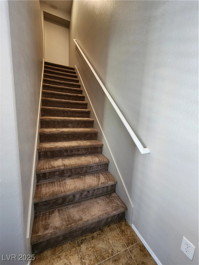 10231 Deerfield Beach, Las Vegas, NV 89129