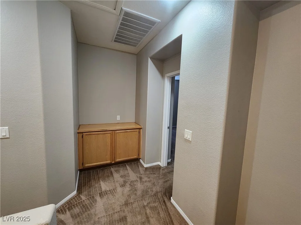 10231 Deerfield Beach, Las Vegas, NV 89129