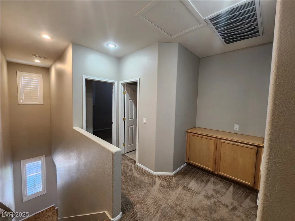 10231 Deerfield Beach, Las Vegas, NV 89129