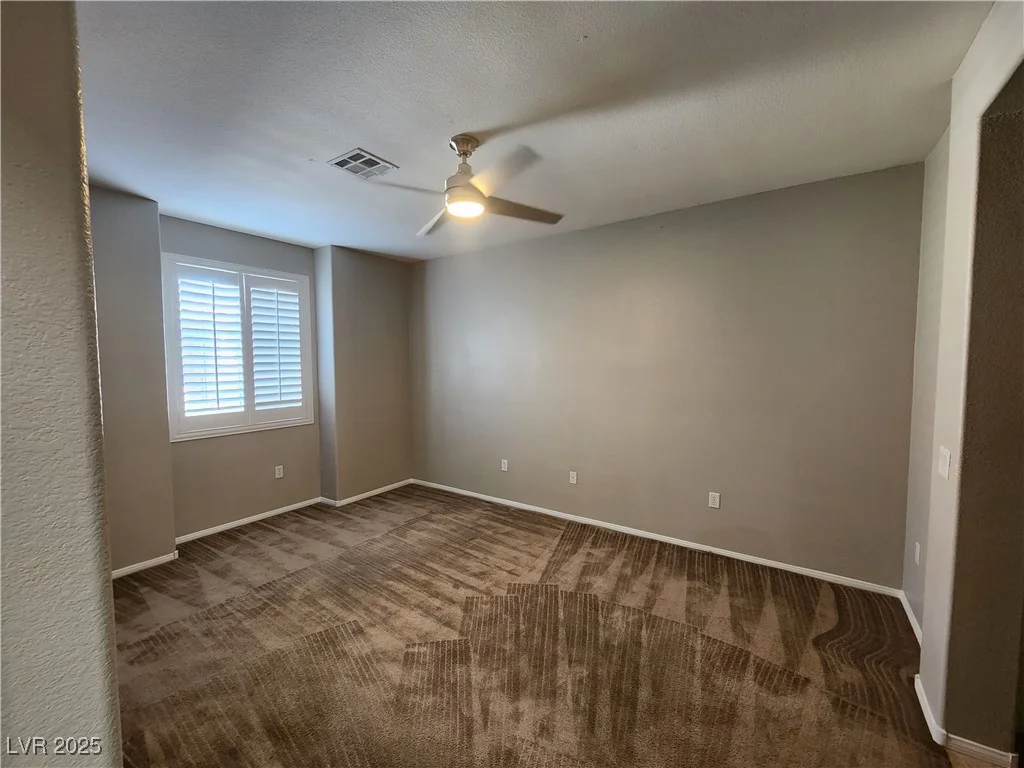 10231 Deerfield Beach, Las Vegas, NV 89129