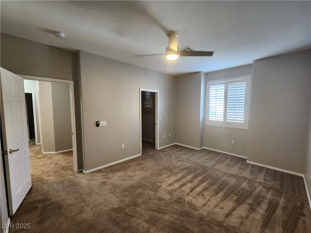 10231 Deerfield Beach, Las Vegas, NV 89129