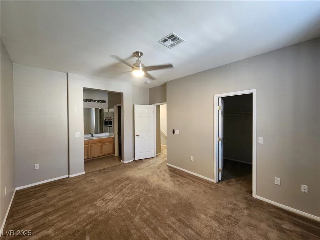 10231 Deerfield Beach, Las Vegas, NV 89129
