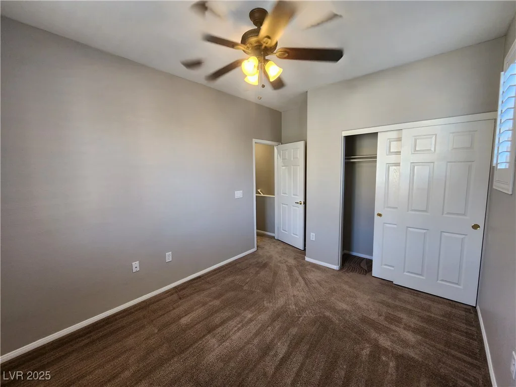 10231 Deerfield Beach, Las Vegas, NV 89129