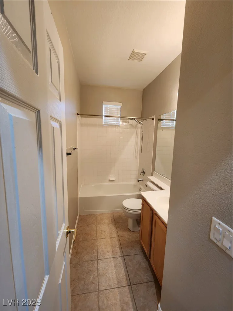 10231 Deerfield Beach, Las Vegas, NV 89129