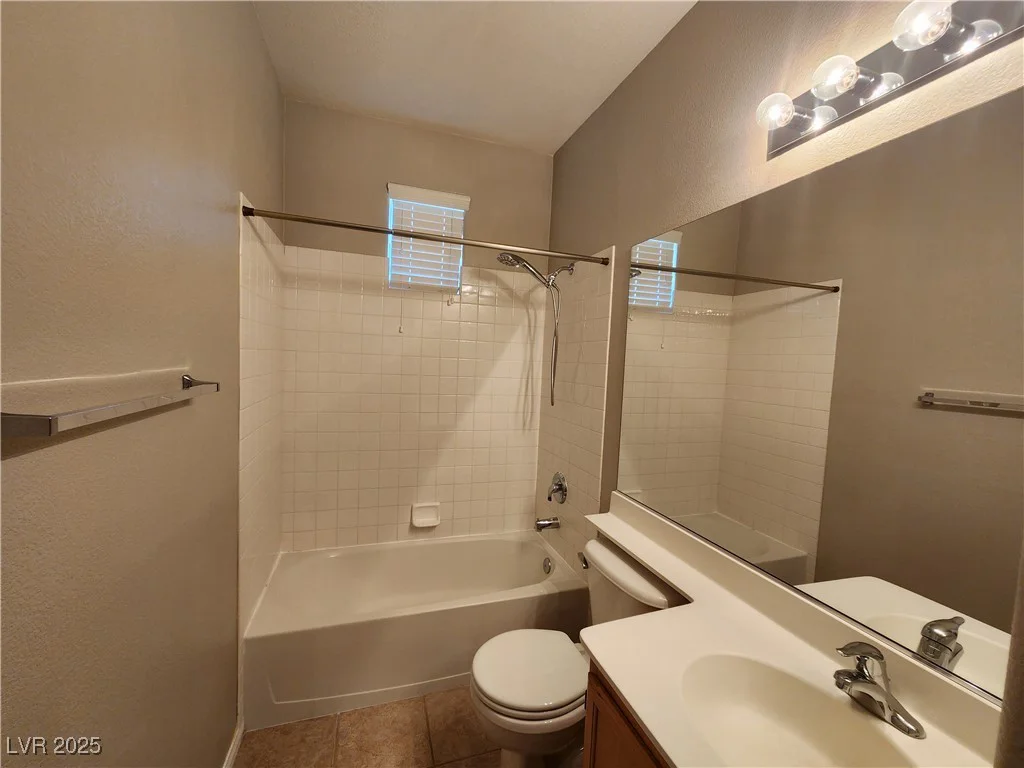 10231 Deerfield Beach, Las Vegas, NV 89129