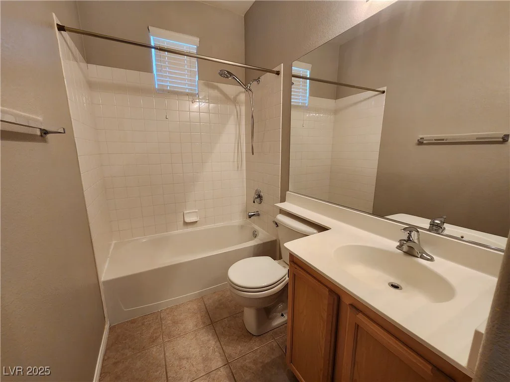 10231 Deerfield Beach, Las Vegas, NV 89129