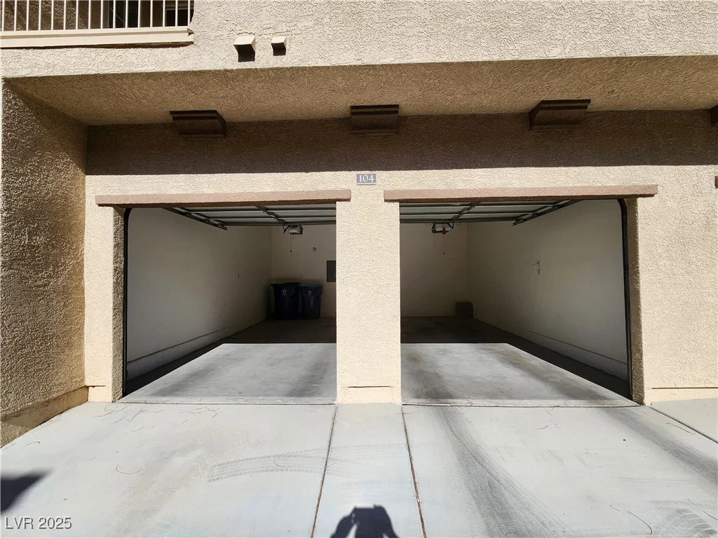 10231 Deerfield Beach, Las Vegas, NV 89129