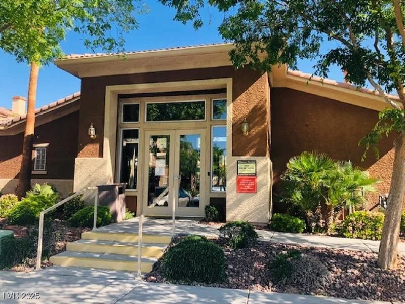 10231 Deerfield Beach, Las Vegas, NV 89129