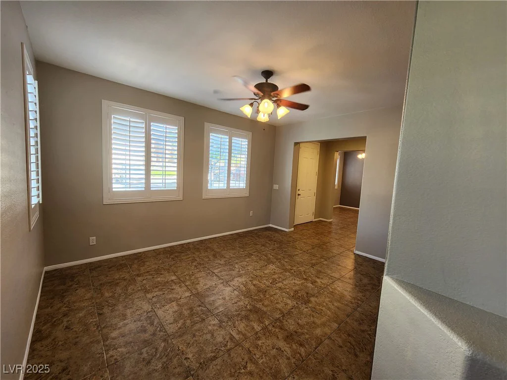 10231 Deerfield Beach, Las Vegas, NV 89129