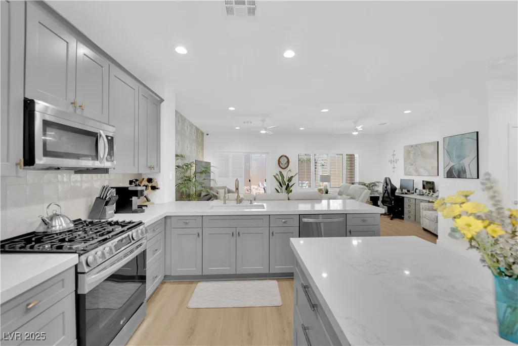 2279 Keego Harbor, Henderson, NV 89052