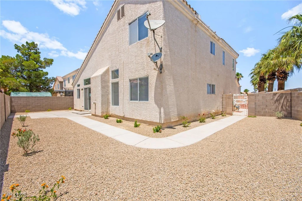 9011 Aldershot, Las Vegas, NV 89147