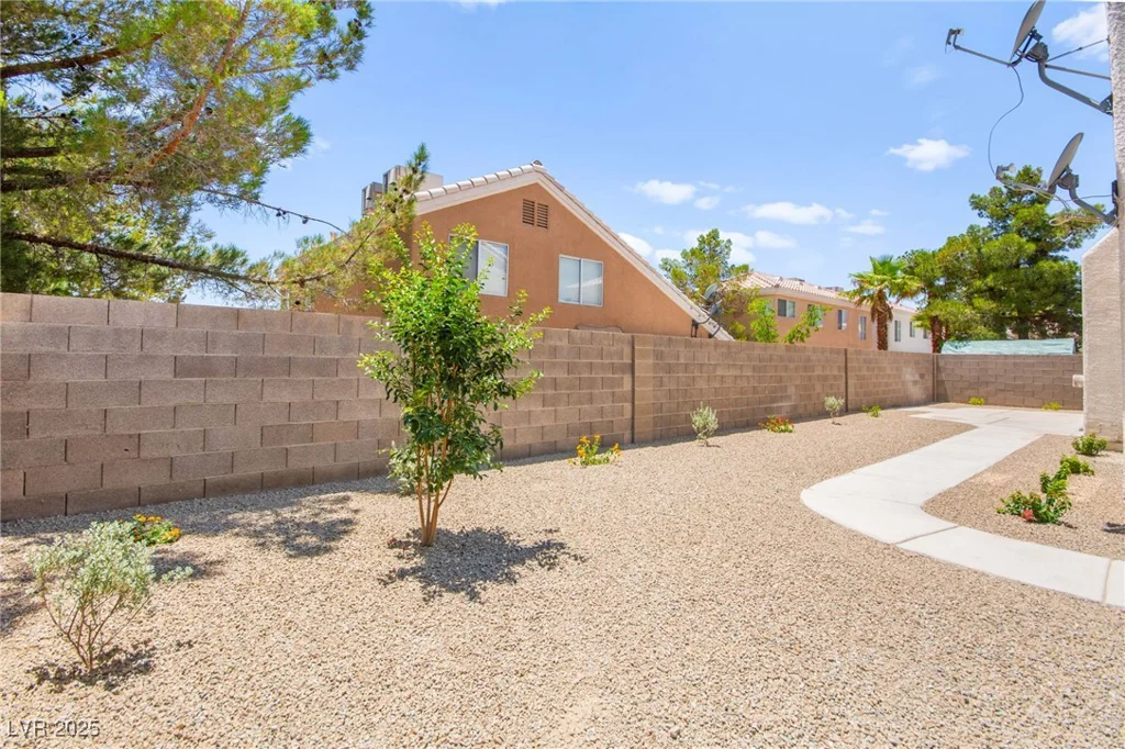 9011 Aldershot, Las Vegas, NV 89147