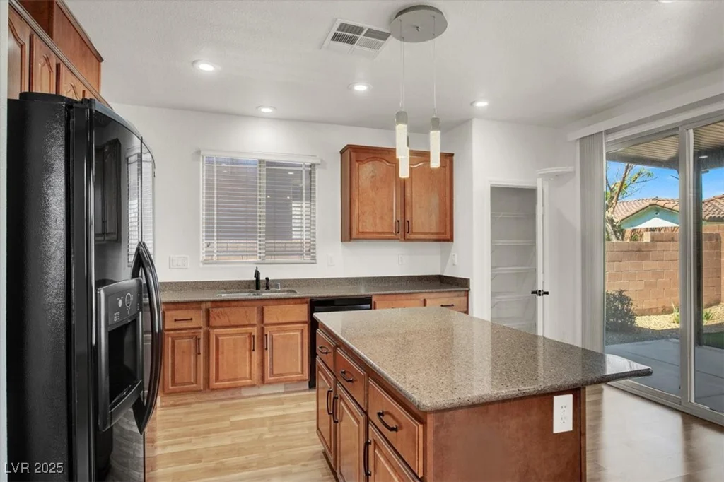 7814 Granite City, Las Vegas, NV 89166
