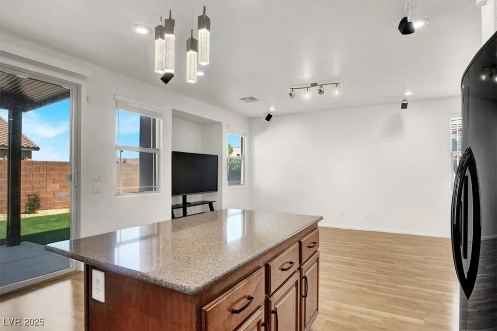 7814 Granite City, Las Vegas, NV 89166
