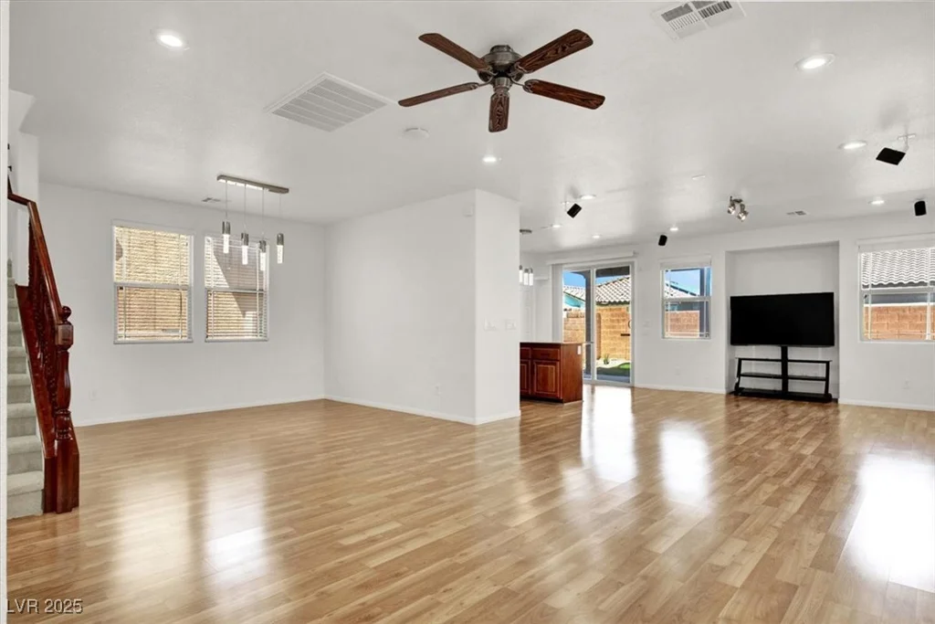 7814 Granite City, Las Vegas, NV 89166