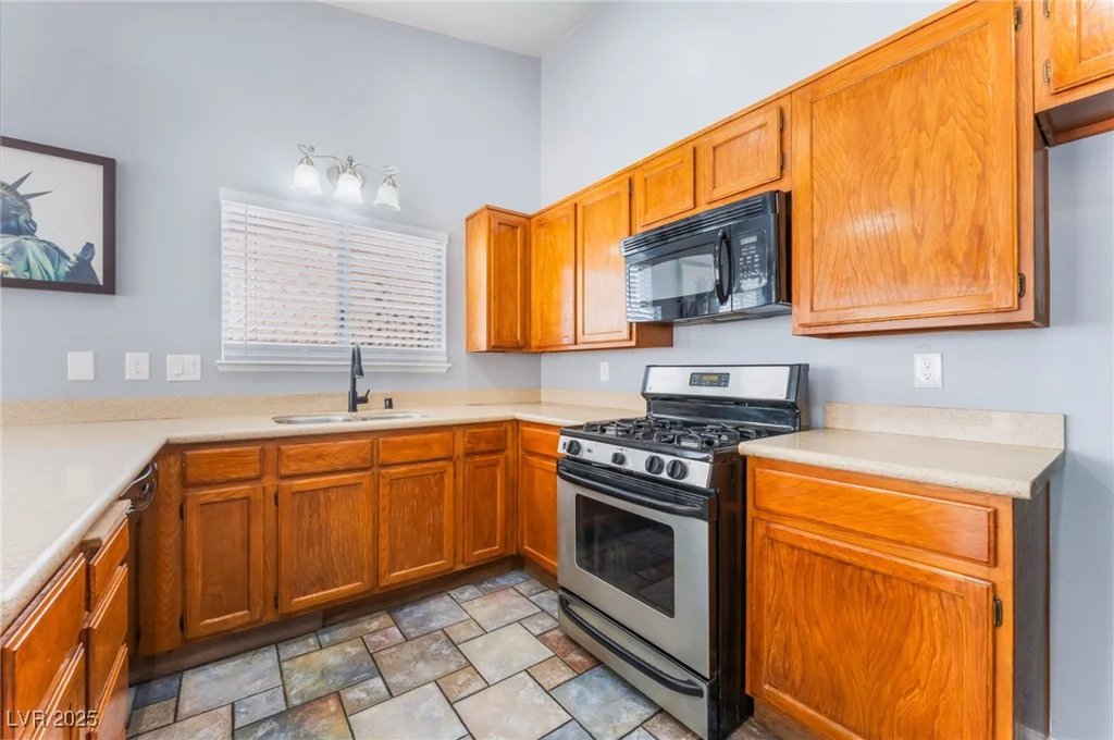 1012 Greystone, Las Vegas, NV 89108