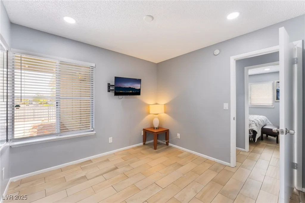 1012 Greystone, Las Vegas, NV 89108