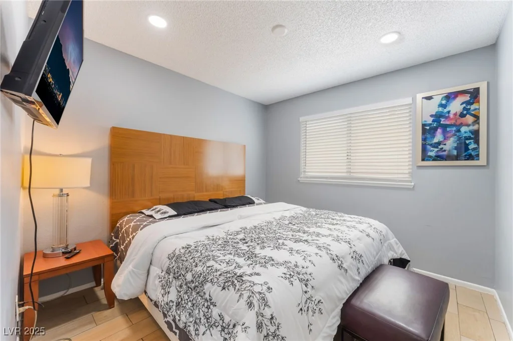 1012 Greystone, Las Vegas, NV 89108