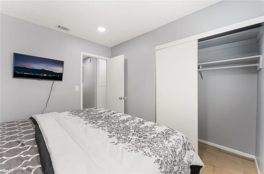1012 Greystone, Las Vegas, NV 89108