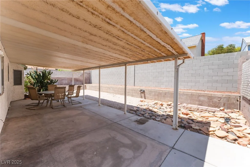 1012 Greystone, Las Vegas, NV 89108