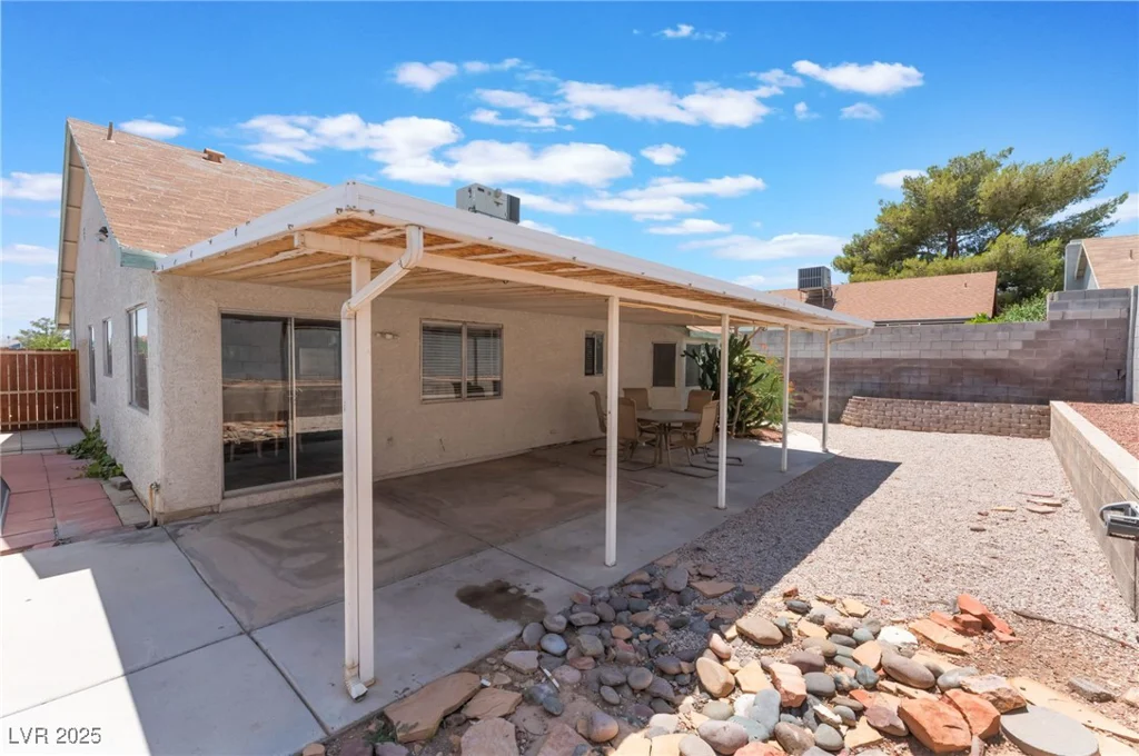 1012 Greystone, Las Vegas, NV 89108
