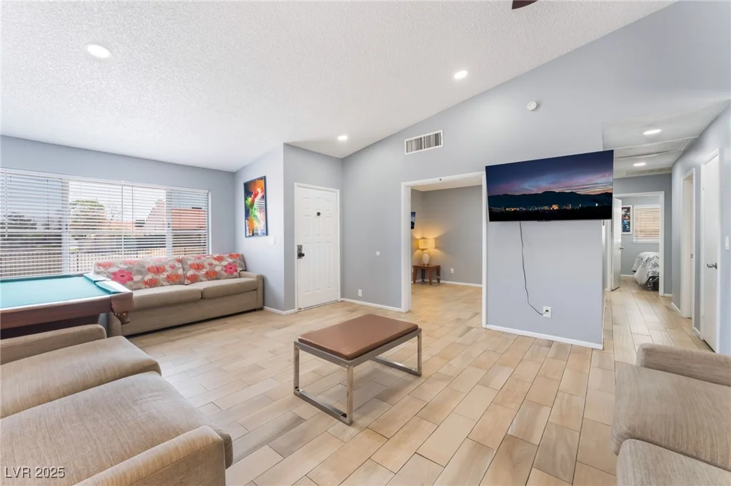 1012 Greystone, Las Vegas, NV 89108