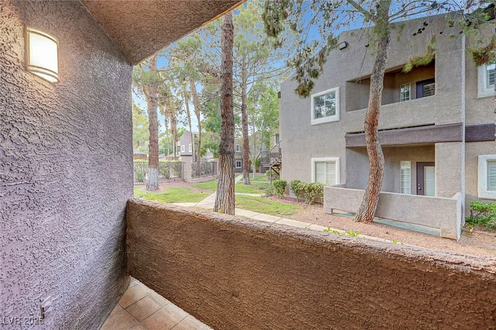5250 Rainbow, Las Vegas, NV 89118