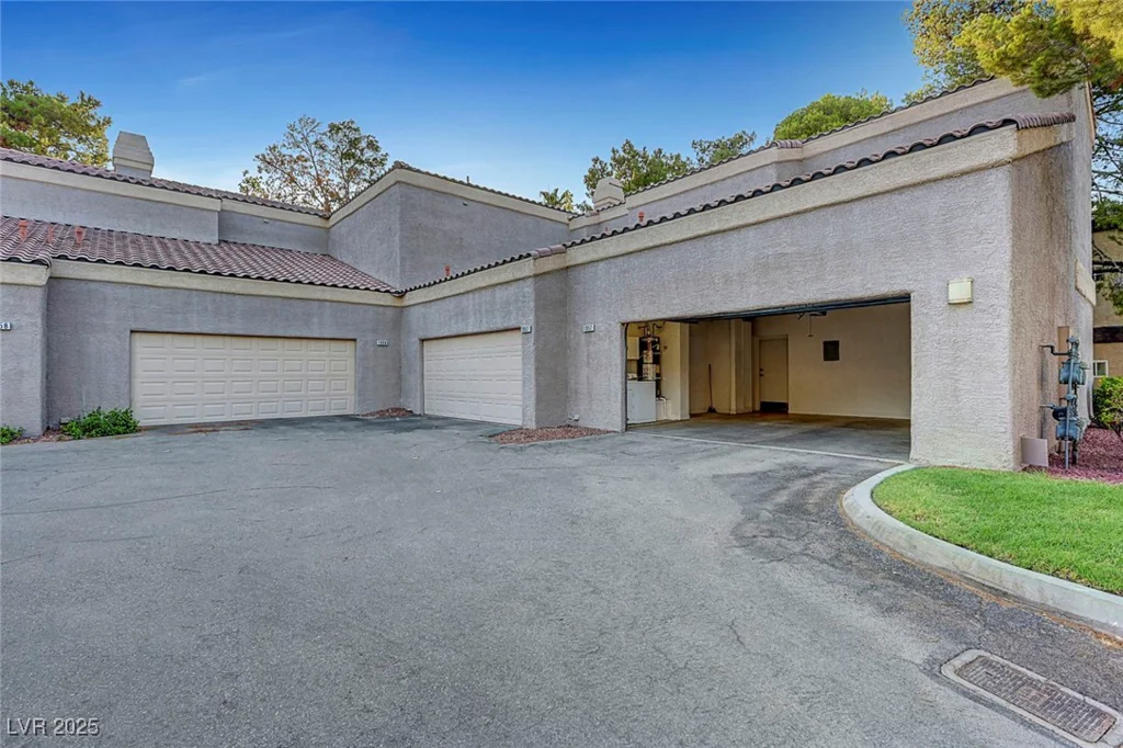 5250 Rainbow, Las Vegas, NV 89118