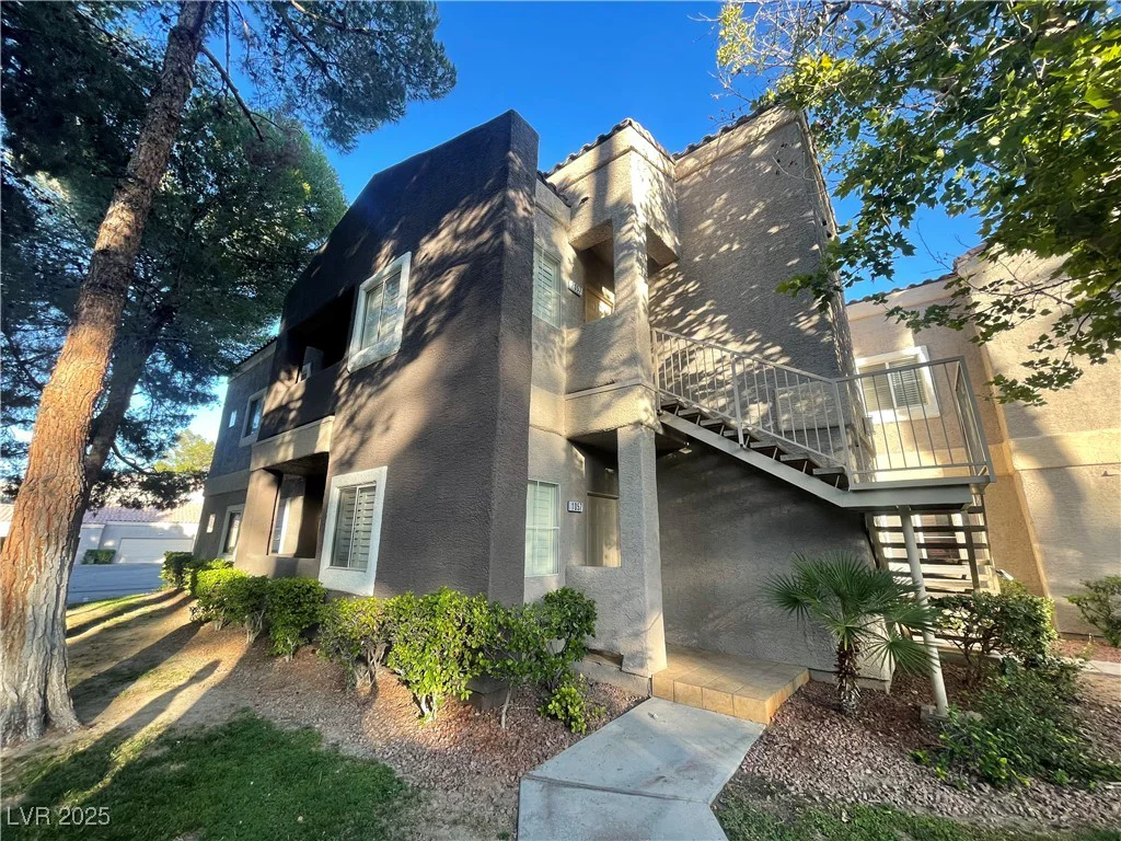5250 Rainbow, Las Vegas, NV 89118