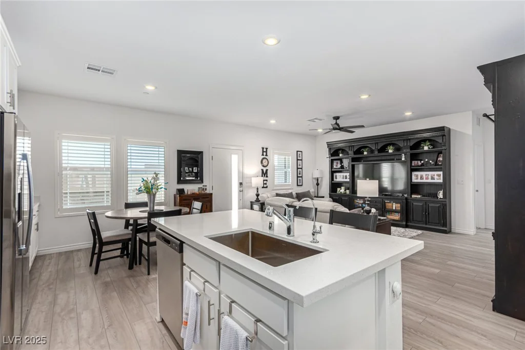 288 Whitney Crest, Henderson, NV 89015
